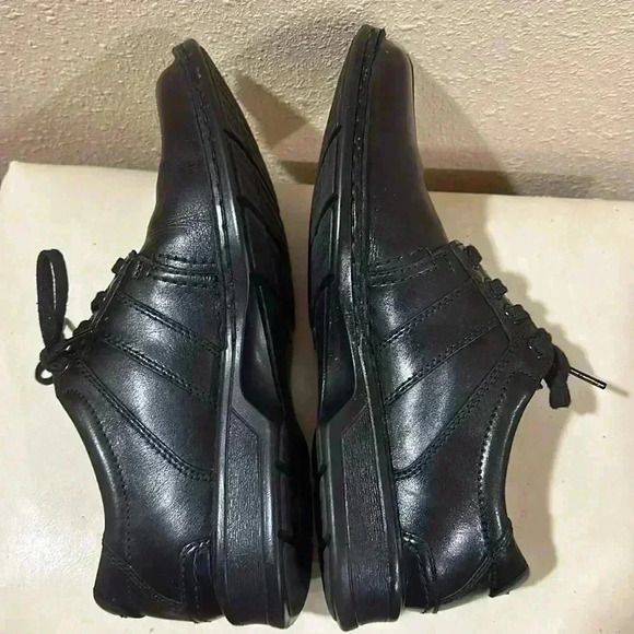 Clarks Men’s size 9M - Picture 3 of 8